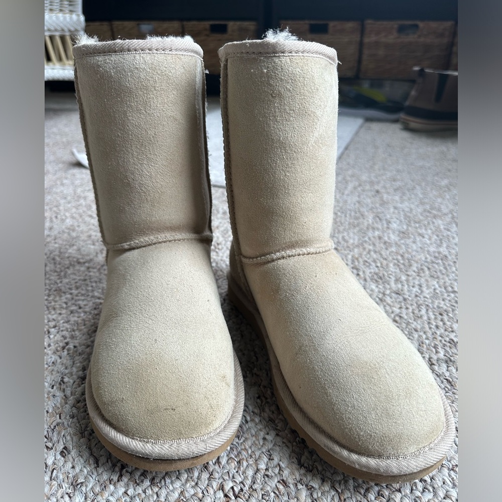 UGG Classic short boots W6